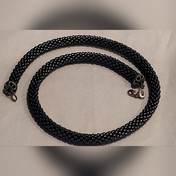 Grey Necklace - Picture 4 of 10